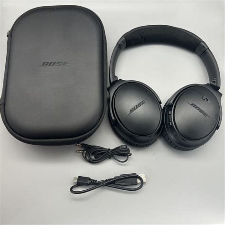 Are Costco Bose headphones QC35?