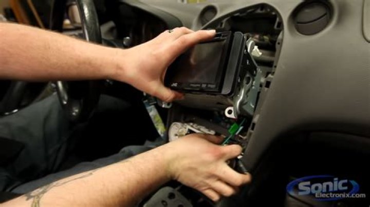Can a car stereo work with an aftermarket radio?
