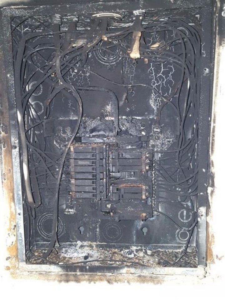 Can a lightning strike ruin electronics?