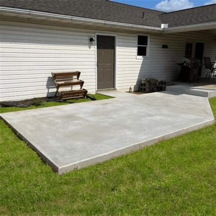 Can a patio be laid with no movement?