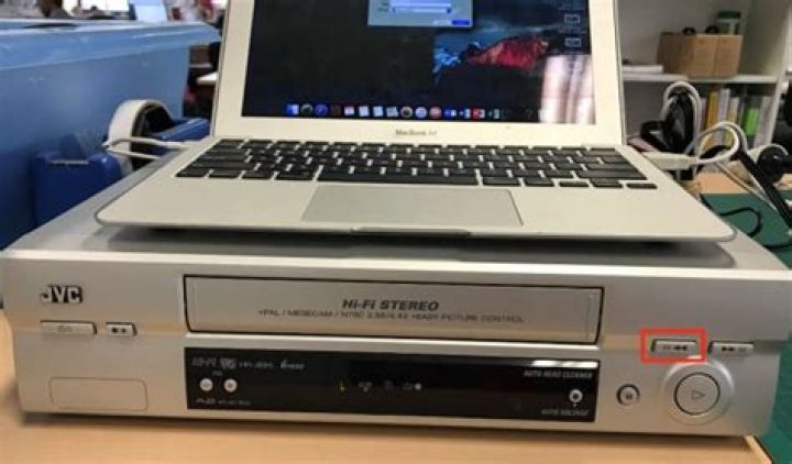 Can you connect a VHS player to a computer?