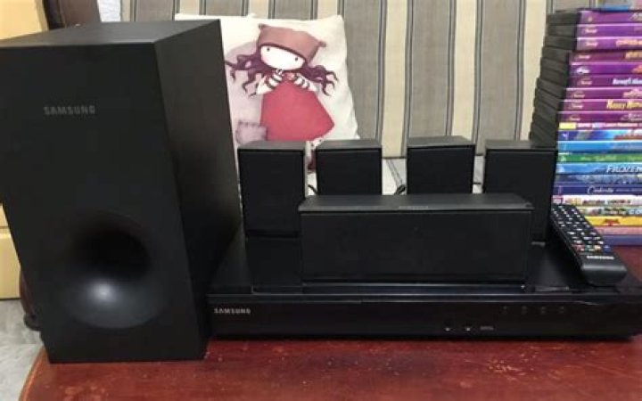 Can you hook up surround sound to Roku?