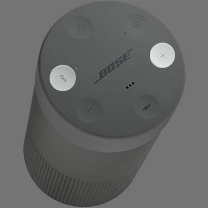 Can you play two Bose speakers at the same time?