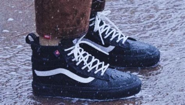 Can you wear vans in the rain?