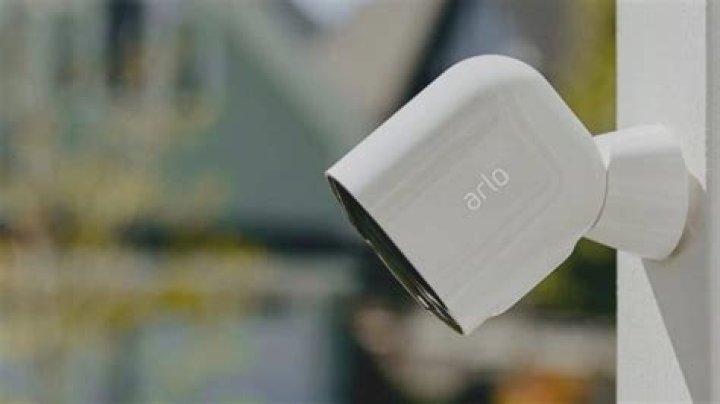 Do Arlo cameras work without a hub?