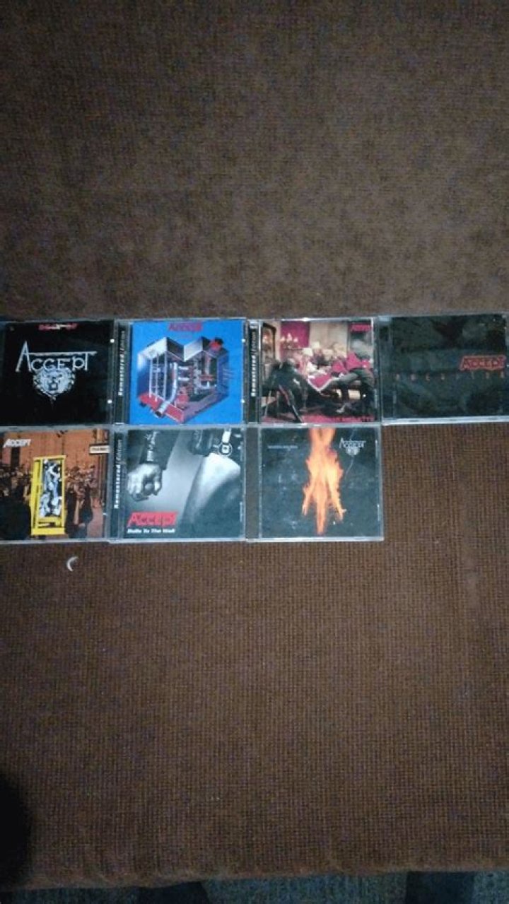Do radio stations still accept CDs?