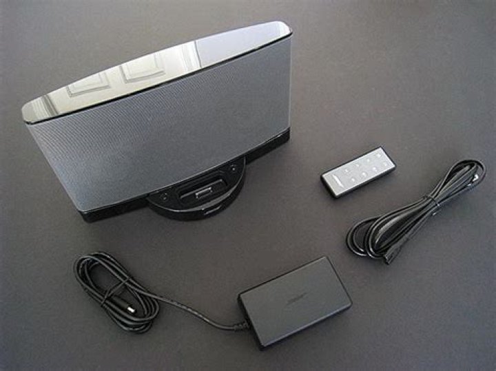 Does Bose Sounddock Series 2 have Bluetooth?