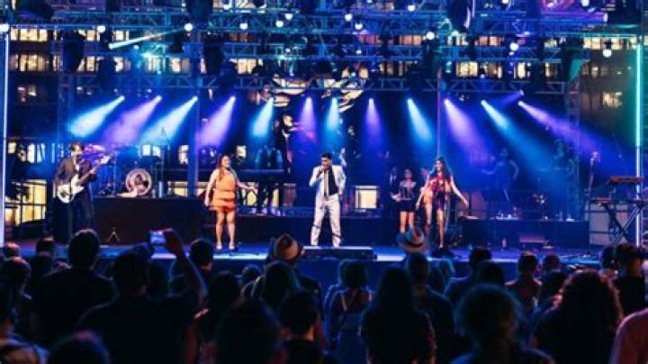 How big is the Music Center on the lifestyle 20?