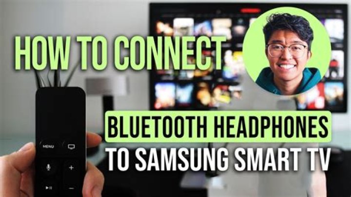 How do I connect headphones to my Samsung Smart TV?