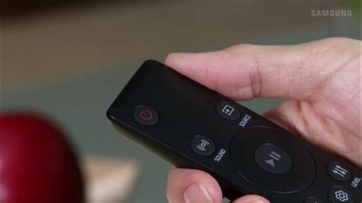 How do I connect my Samsung Soundbar to HW M450?
