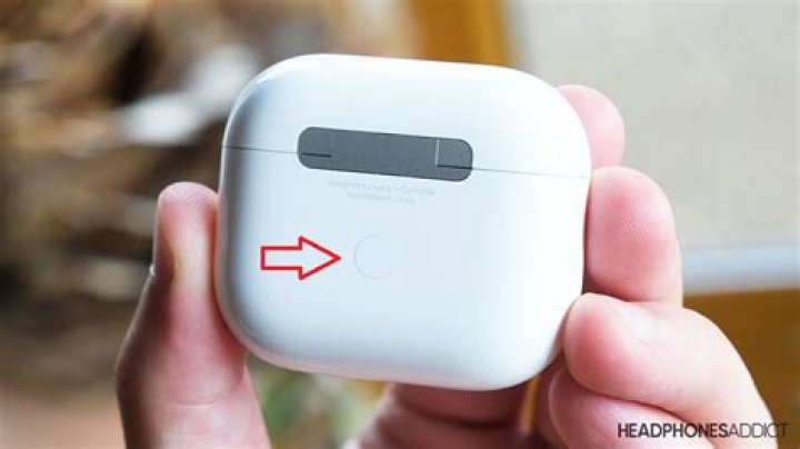 How do I force an AirPods to reset?