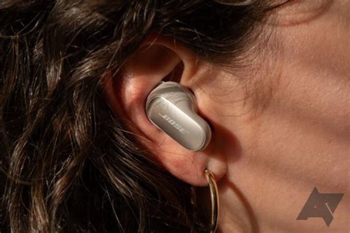 How do I pair my Bose Quiet Comfort wireless headphones?