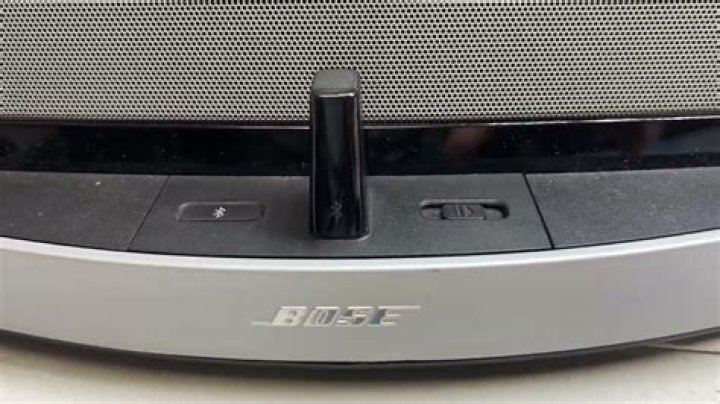 How do I pair my Bose SoundDock 10?
