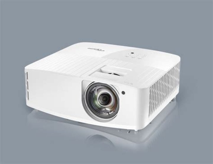 How do I reset my Optoma projector?