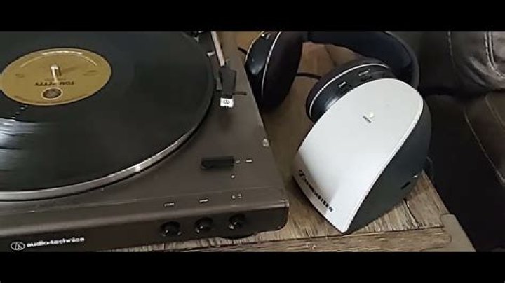 How do I use my Sennheiser HDR 110?