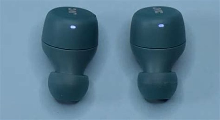How do you connect JVC pods?