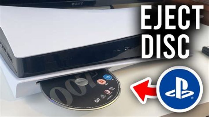 How do you eject a disc from a Bose radio?