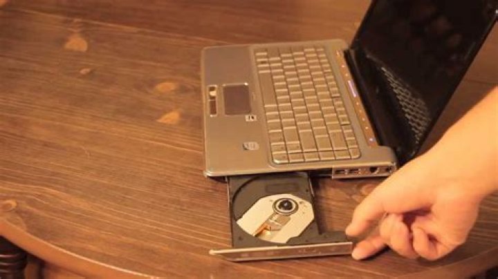 How do you put a CD player on repeat?