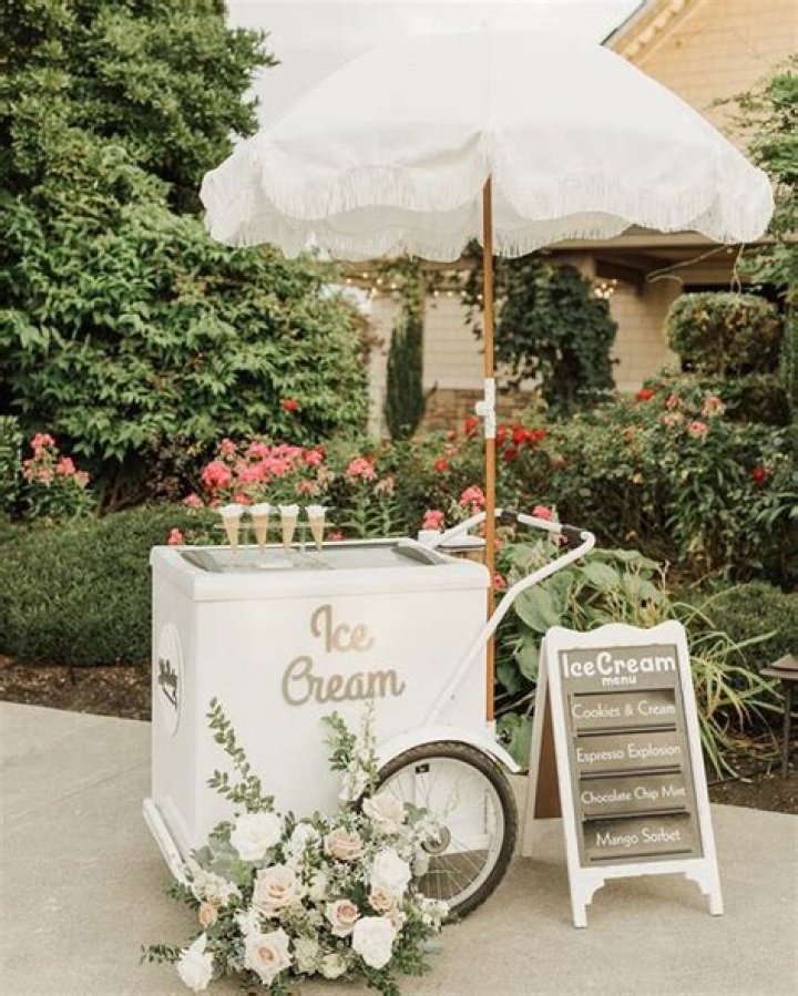How do you use dry ice in an ice cream cart?