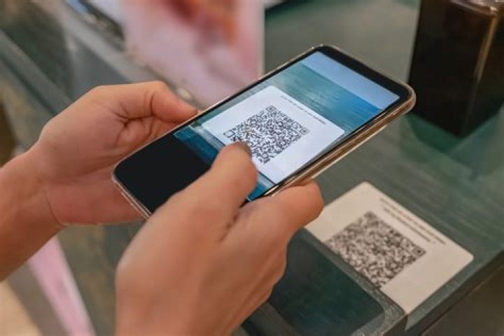 How do you use your phone to scan bars?