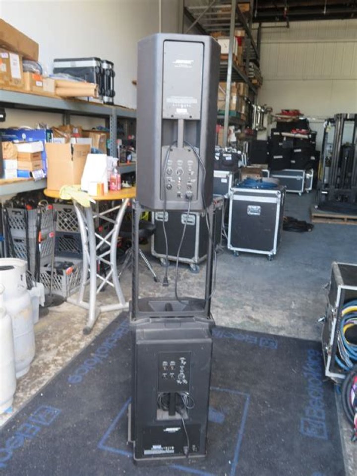 How does a Bose tower PA system work?