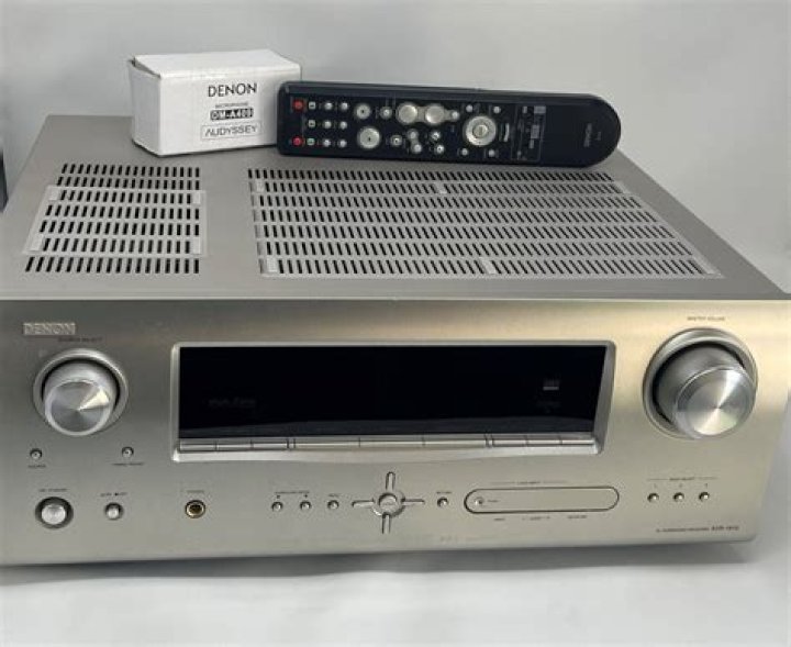 How does the Denon avr-1910 HDMI adapter work?