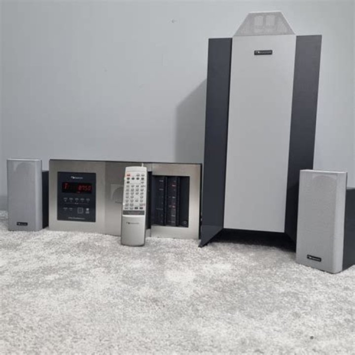 How does the Nakamichi Soundspace 5 sound system work?