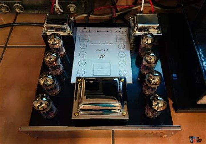 How many watts does an ear 890 have?