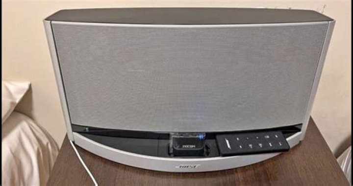 How many watts is the Bose SoundDock 10?
