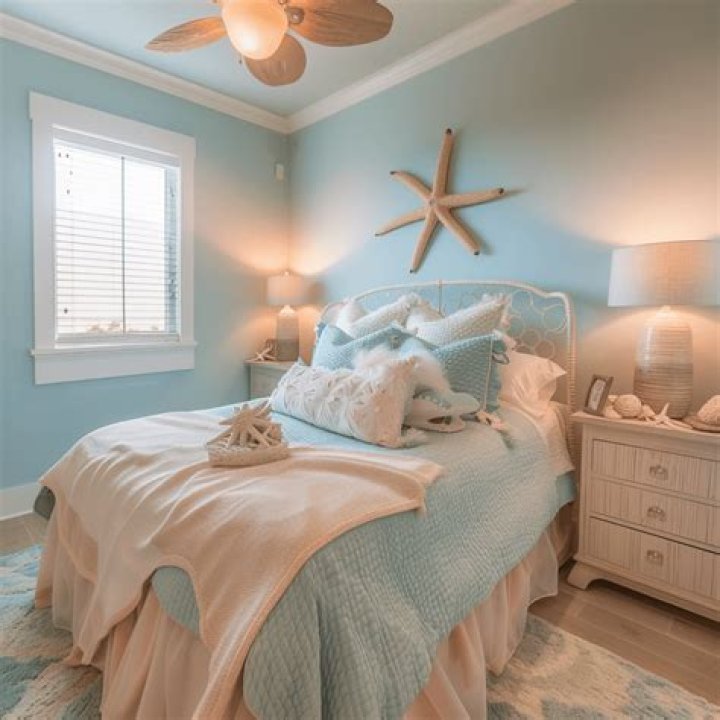 How to decorate in a beach theme?