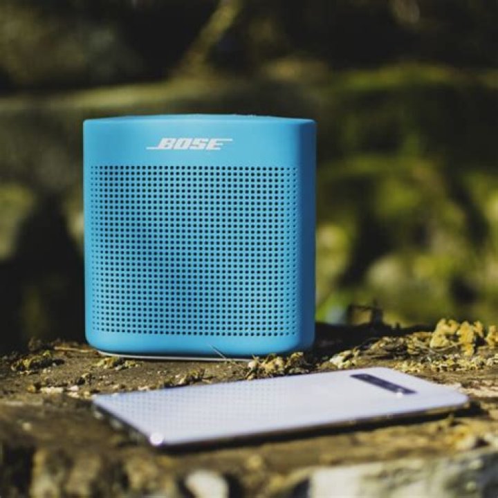 How to reset the settings on a Bose Bluetooth speaker?