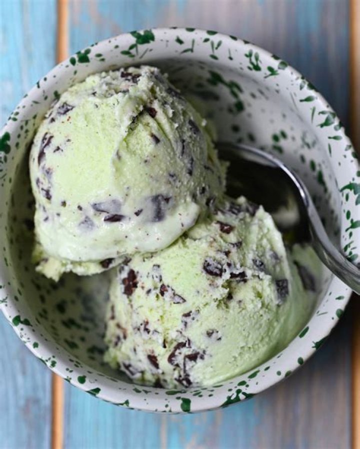 Is mint chocolate chip ice cream a element?