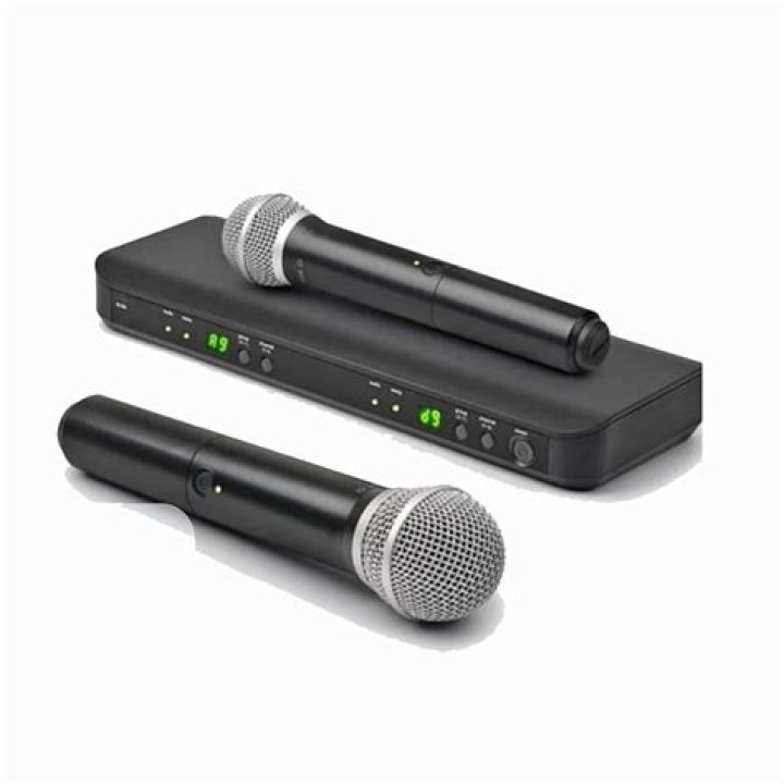 Is the blx288 wireless dual vocal system with two SM58 Shure?