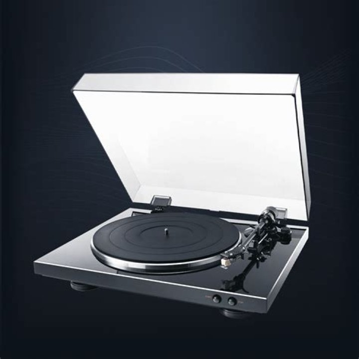 Is the Denon dp-300f fully automatic turntable a USB turntable?