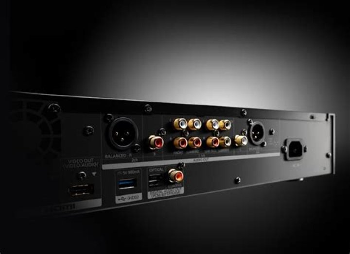 Is the Panasonic ub9000 connected to the Samsung nu8000?