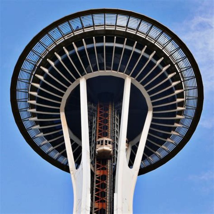 Is there an elevator in the Space Needle?