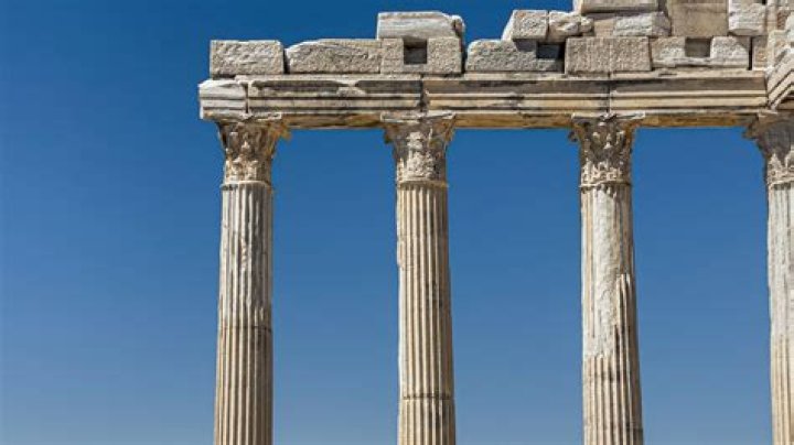 What are the columns on buildings called?