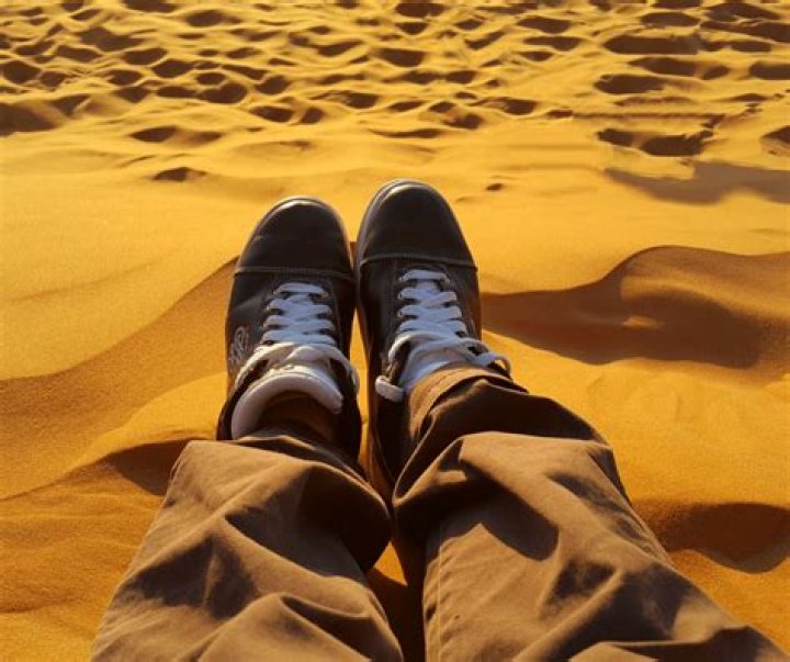What do you wear in the Sahara desert?