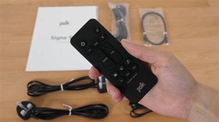What does orange light mean on Polk soundbar?