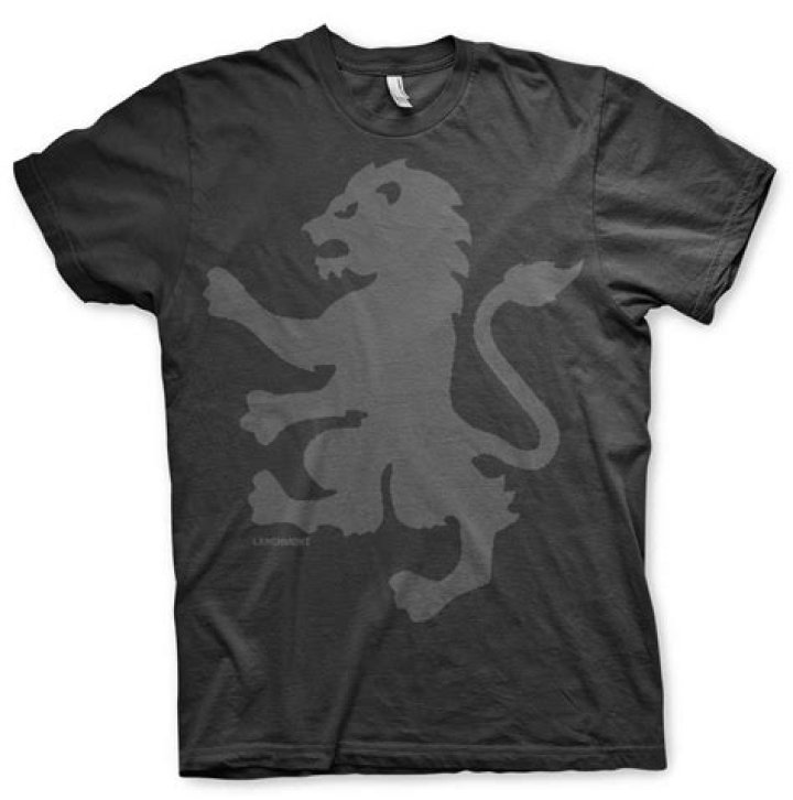 What is the clothing brand with the lion logo?