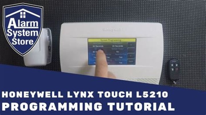What is the default installer code for a Honeywell LYNX Touch l5210 panel?