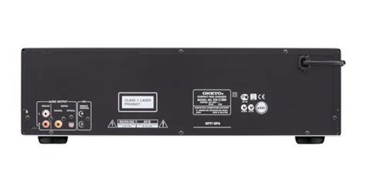 What kind of audio converter does Onkyo dx-c390 have?