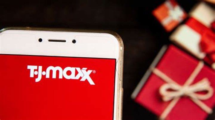 What time does TJ Maxx open during the holidays?
