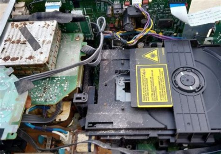 What to use to clean Onkyo cr-515dab panel?