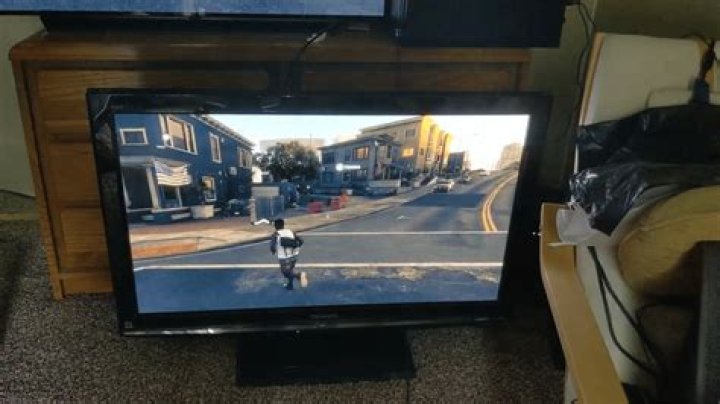 When did Pioneer stop making plasma TVs?