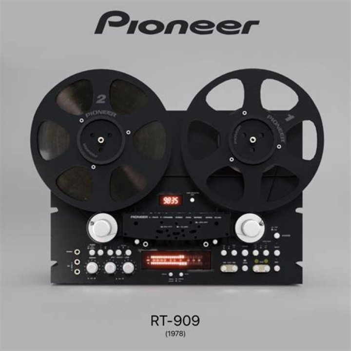 When did the pioneer reel to reel tape deck come out?