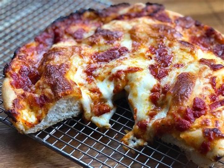 Which is the best cheese for pizza dough?