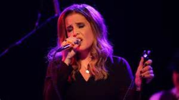 Who is the singer of storm and Grace?