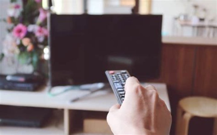 Why does my Panasonic TV keep turning itself off?