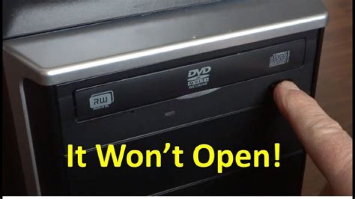 Why my CD is not opening?